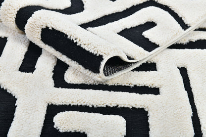 Madu Abstract Maze Geometric Powerloom Rugs - Contemporary White & Black