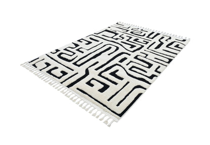 Madu Abstract Maze Geometric Powerloom Rugs - Contemporary White & Black