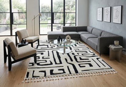 Madu Abstract Maze Geometric Powerloom Rugs - Contemporary White & Black