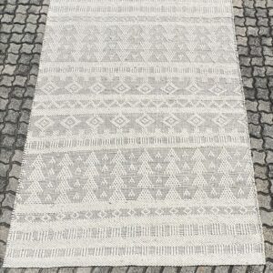 Hand Tufted wool rug 160x230cm