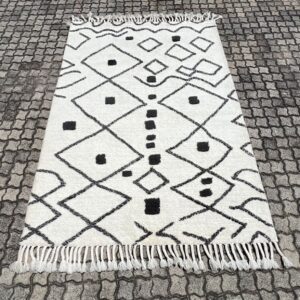 Hand Tufted Wool Rug 160x230cm