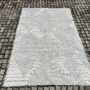 Hand Tufted Wool Rug 160x230cm