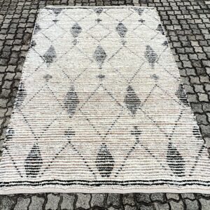 Hand Tufted Wool Rug 160x230cm