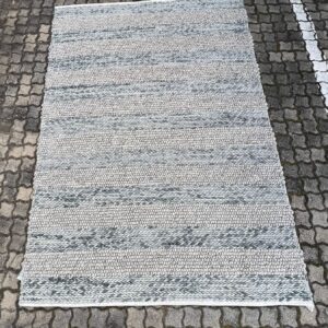 Hand Knotted Wool Rug 160x230cm